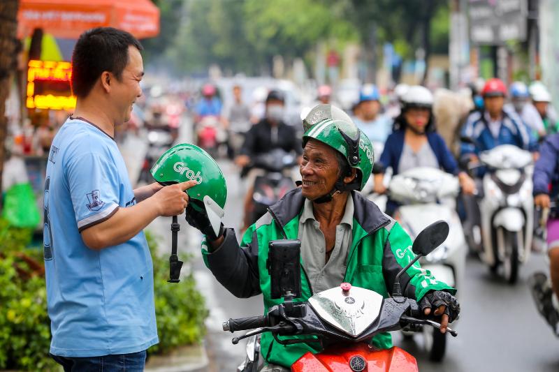 Come spostarsi in Vietnam - prenotare una moto su Grab