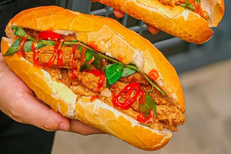 Banh mi cha ca: una delle versioni preferite del Banh Mi tra i giovani. (Fonte: Bach Hoa Xanh)