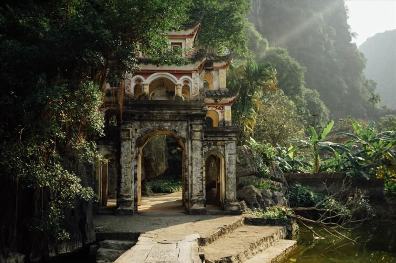Pagoda Bich Dong: un luogo di connessione tra natura e spiritualità (Fonte: Giornale di Lao Dong)