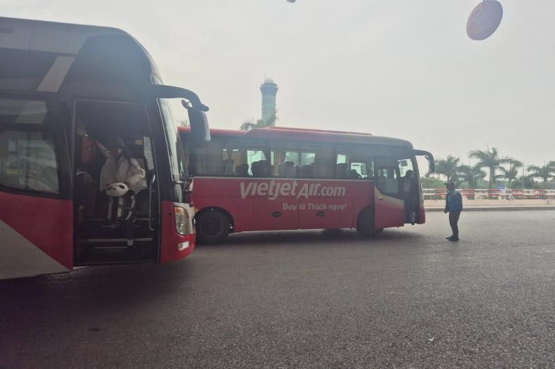 le bus de vietjet air à l'aéroport Hanoi