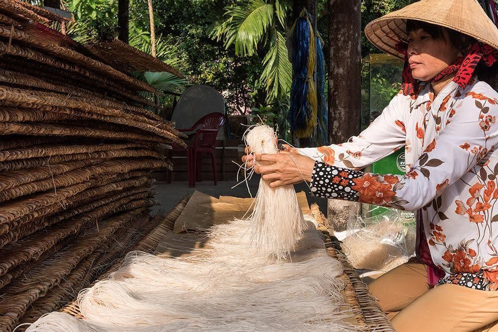 una fabbrica locale di hủ tiếu