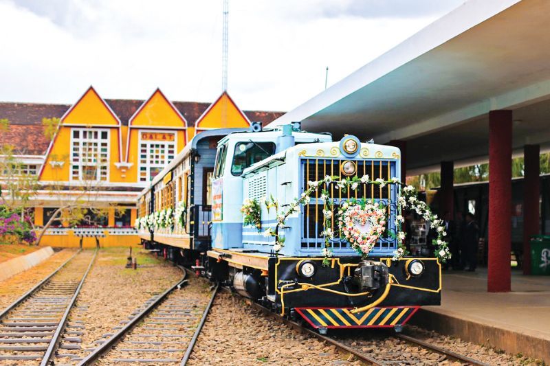 la stazione ferroviaria di da lat - l'architettura in stile art déco (fonte dalattrongtoi.com)