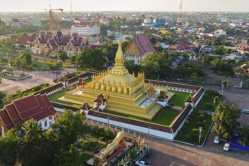 pha that luang - grande stupa fonte expedia