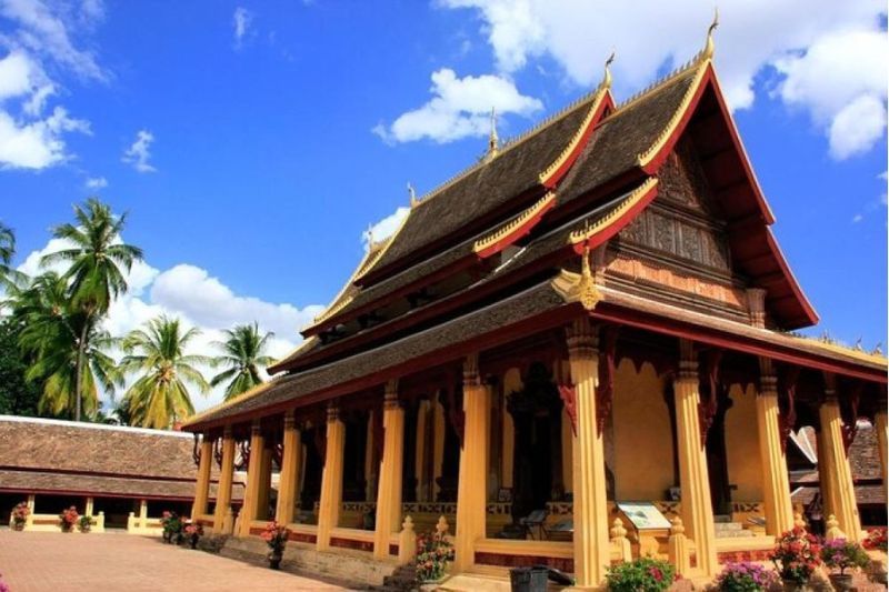 wat sisaket è il tempio più antico e imponente di vientiane fonte travelsetu
