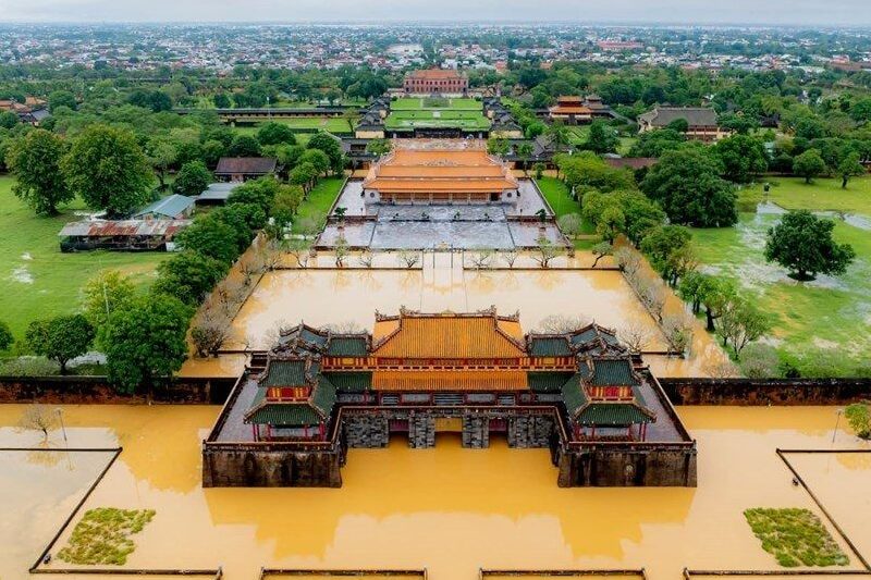 hue dopo i tifoni vietnam (fonte moitruong.net) hue dopo i tifoni vietnam (fonte moitruong.net)