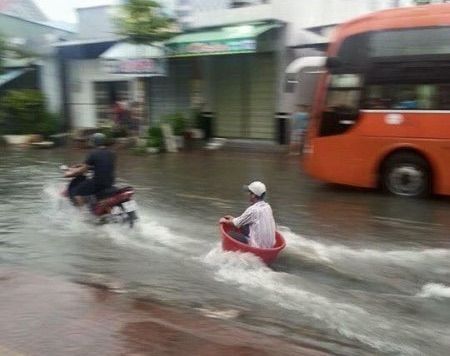 non serve il mare per poter praticare il surf! (fonte phunuvietnam.vn)