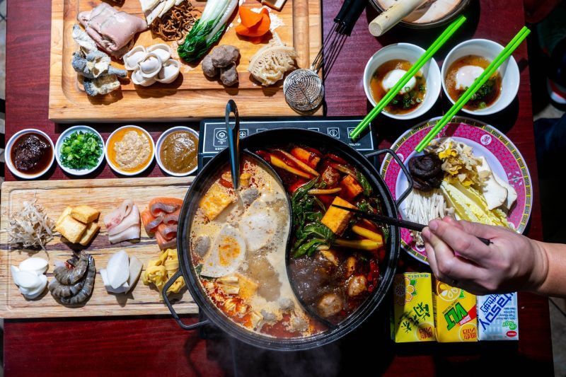 Cosa mangiare in Vietnam - 2 hotpot vietnamite in una casseruola (Fonte: VietNamNet)