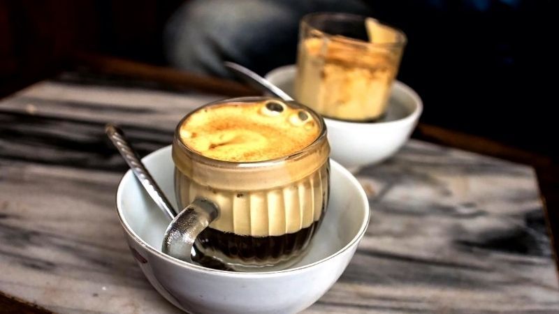 Cosa fare in Vietnam: provare il caffè all’uovo (fonte: bachhoaxanh.com)