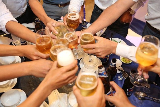 Birra Vietnamita: cultura del ‘nhậu’ (fonte:tapchikinhtetaichinh.vn)