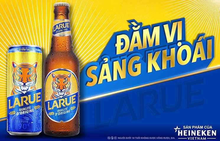 la tipica birra vietnamita di strada in bottiglia e in lattina (fonte:heineken-vietnam.com.vn)