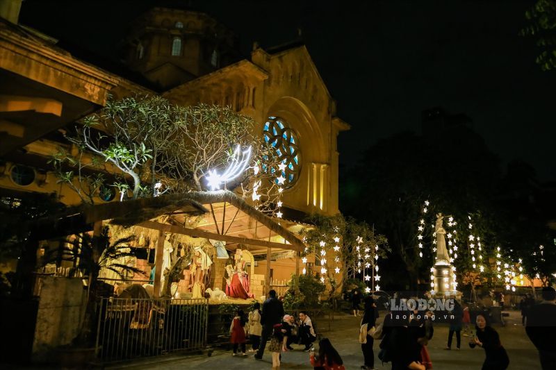 una chiesa durante il natale in vietnam (fonte laodong.vn)