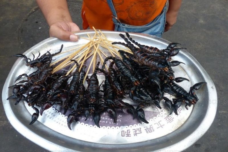 scorpioni fritti croccanti (fonte kienthucdulich.edu.vn)