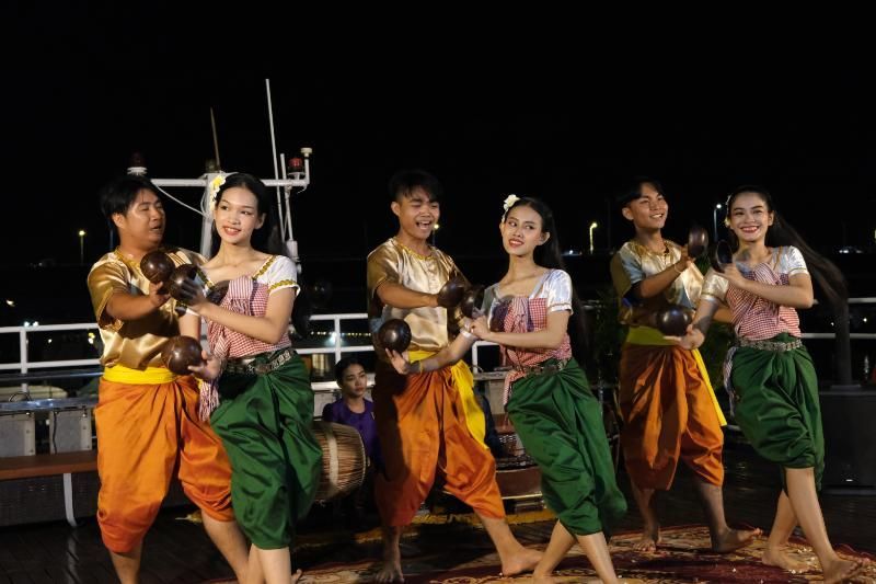 Assistere alla danza Apsara durante la crociera sul Mekong – Toum Tiou 2 (Fonte: Imagevietnam) (Vietnam e Cambogia)